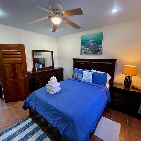 Pura Vida Inn Caye Caulker Extérieur photo