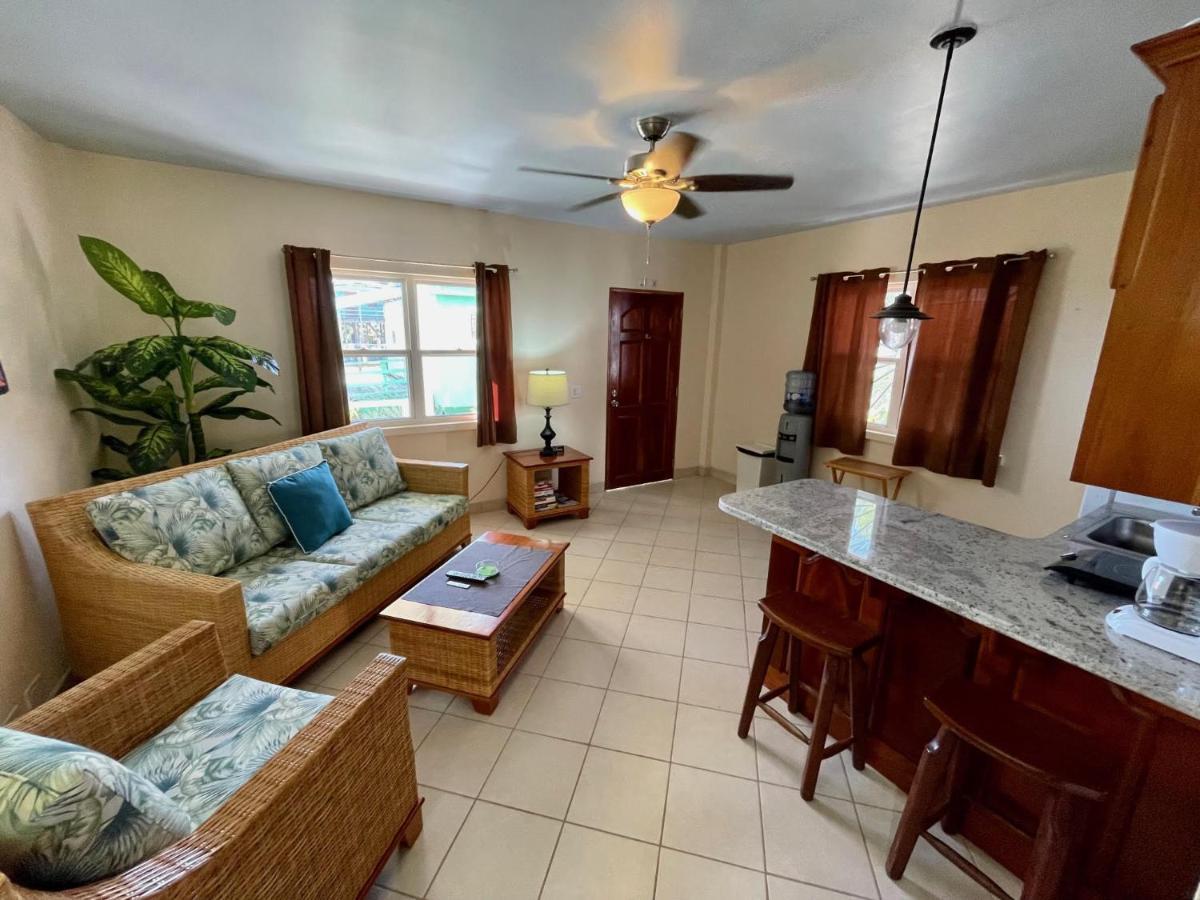 Pura Vida Inn Caye Caulker Extérieur photo