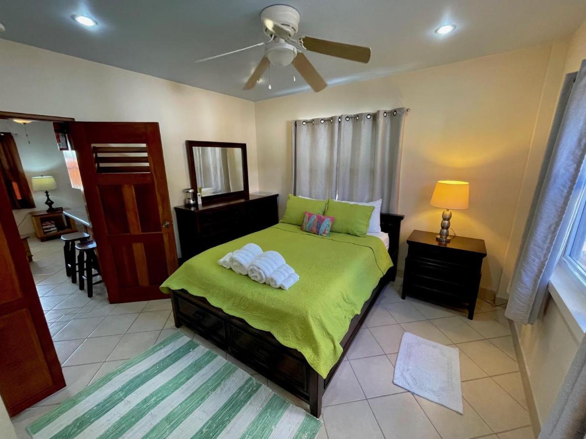 Pura Vida Inn Caye Caulker Extérieur photo